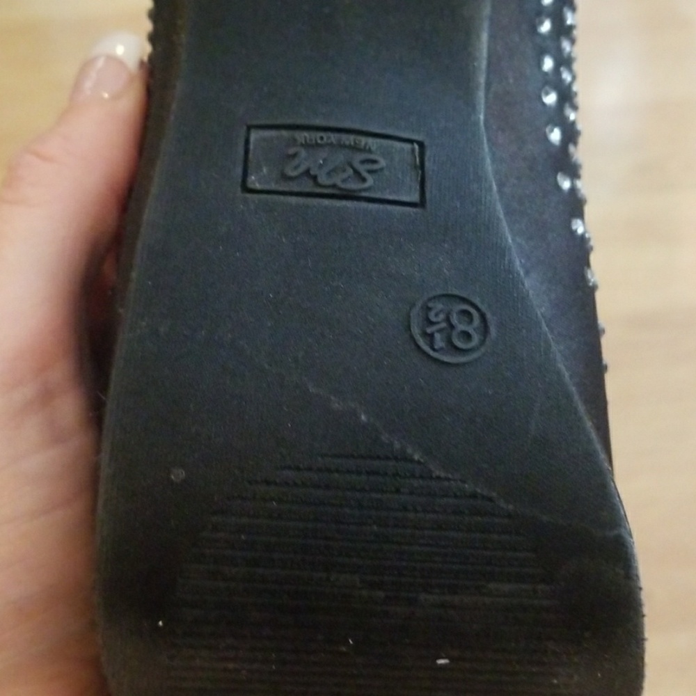 Heels - Picture 3 of 3